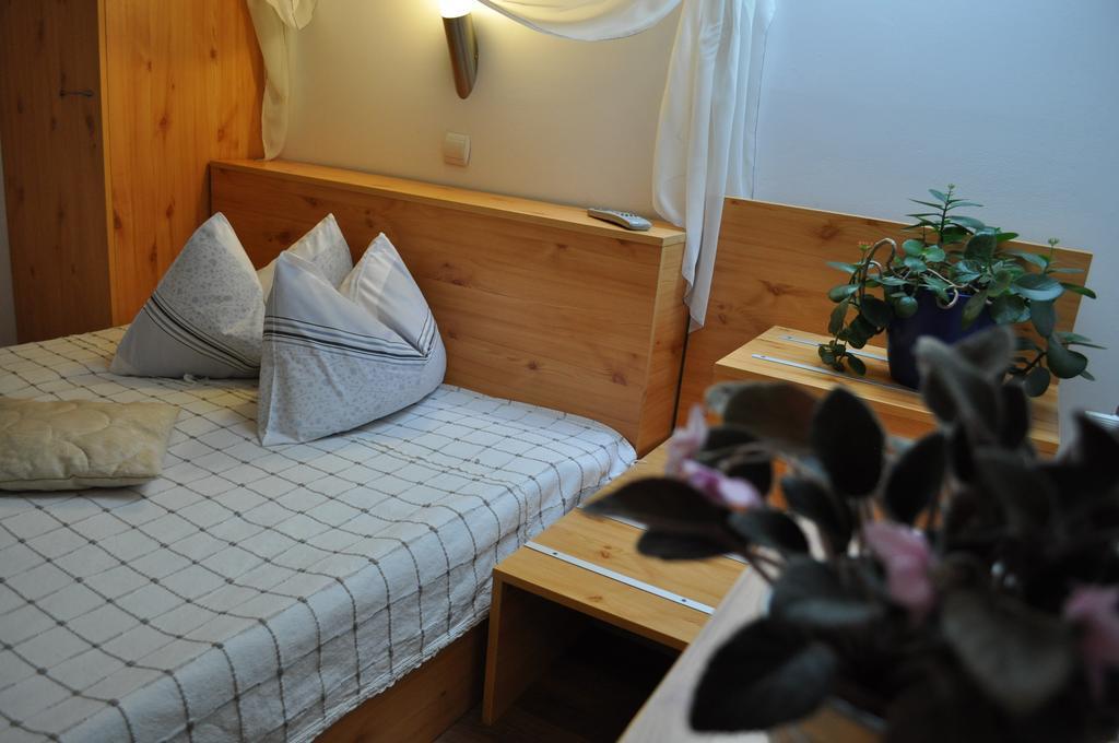 Bistro-Pension La Teleferic Sinaia Luaran gambar