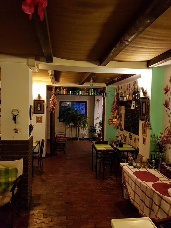 Bistro-Pension La Teleferic Sinaia Luaran gambar